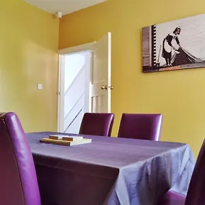 Perry Road, Beautiful Large House Available For Guests And Contractors Parking Wifi Nottingham
