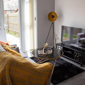 Cosy 2-bed House In Nottingham
