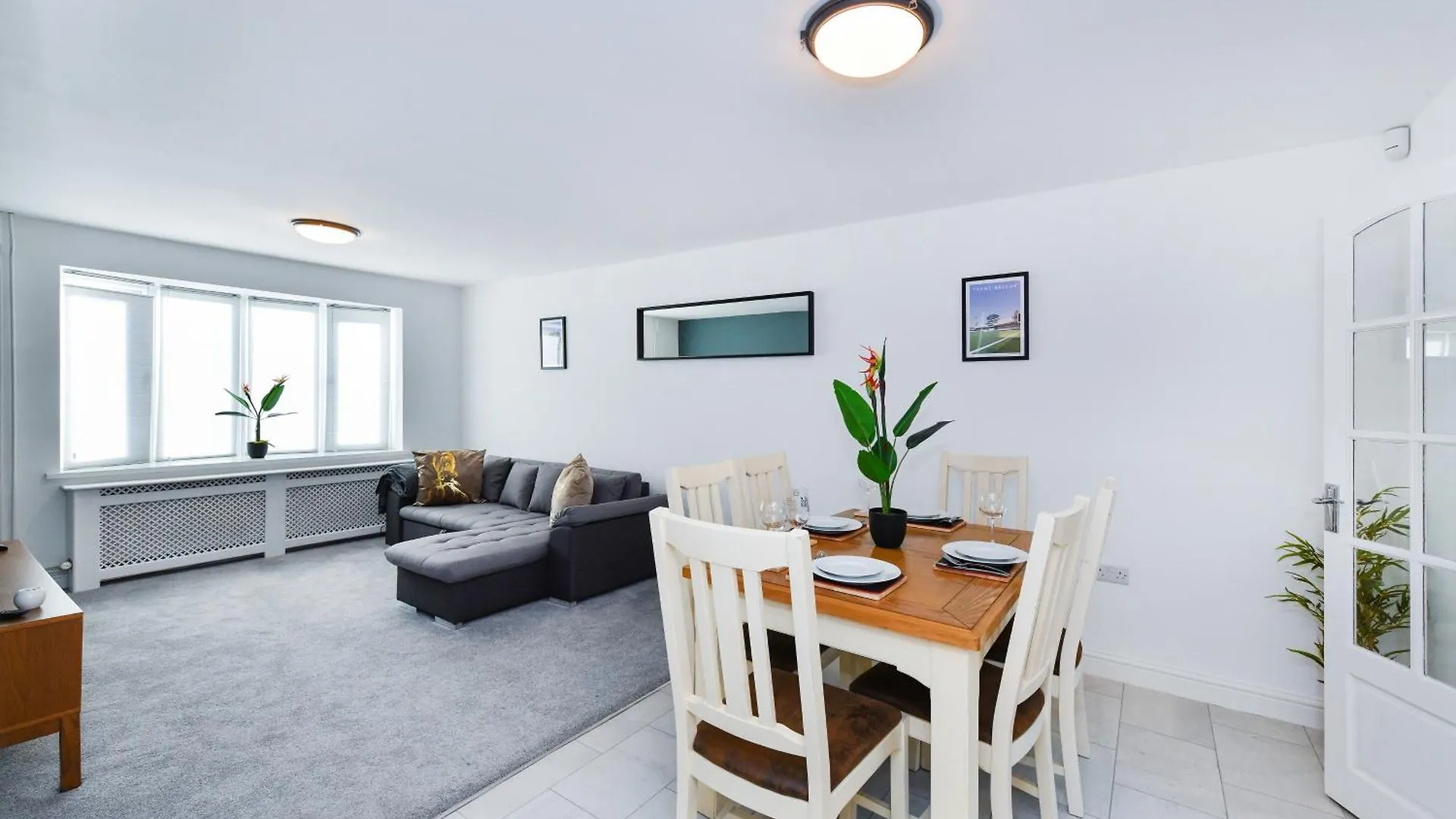 Morgan House- 4 Bed House, Near Nottingham Trent Uni Villa