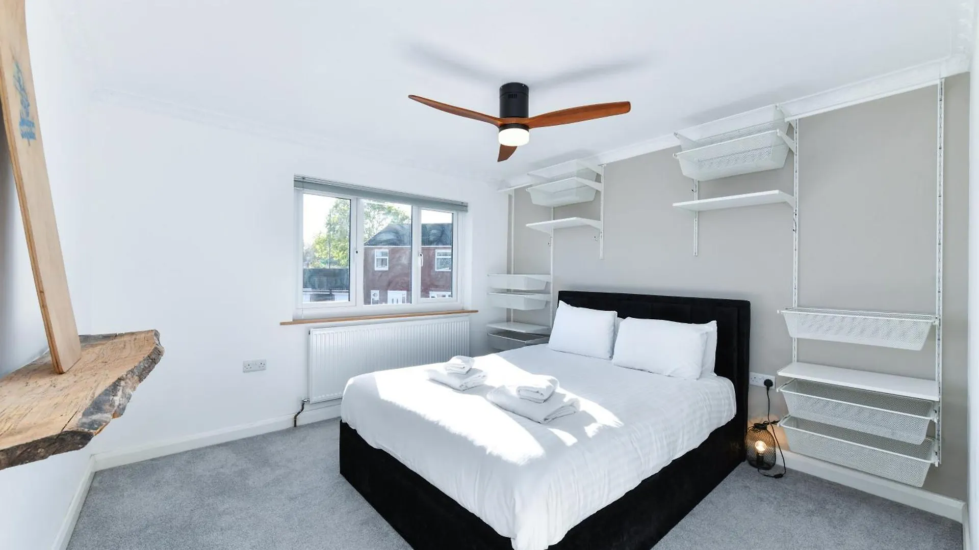 Holiday home Morgan House- 4 Bed House, Near Nottingham Trent Uni Villa