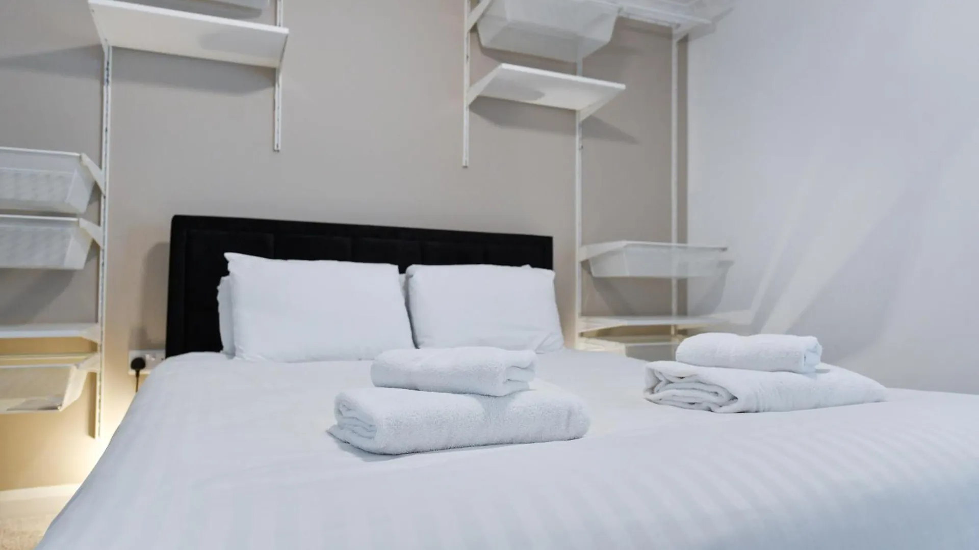 Morgan House- 4 Bed House, Near Nottingham Trent Uni Villa